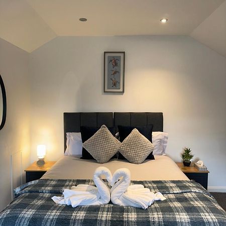 Cosy Countryside Stay- Waters Upton, Telford Extérieur photo