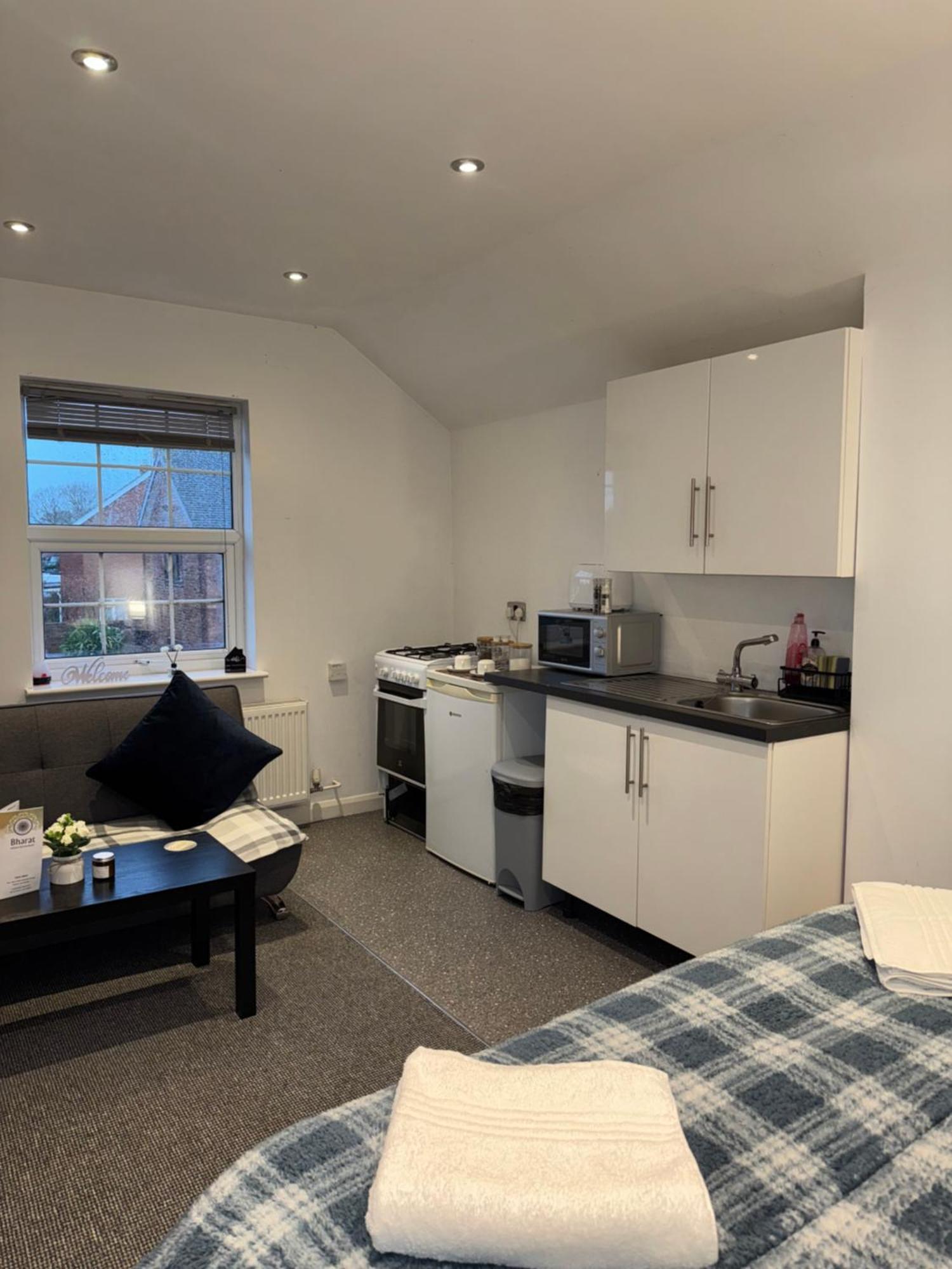 Cosy Countryside Stay- Waters Upton, Telford Extérieur photo