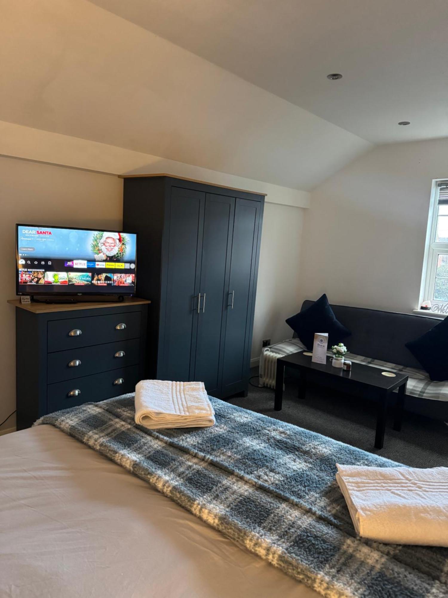 Cosy Countryside Stay- Waters Upton, Telford Extérieur photo